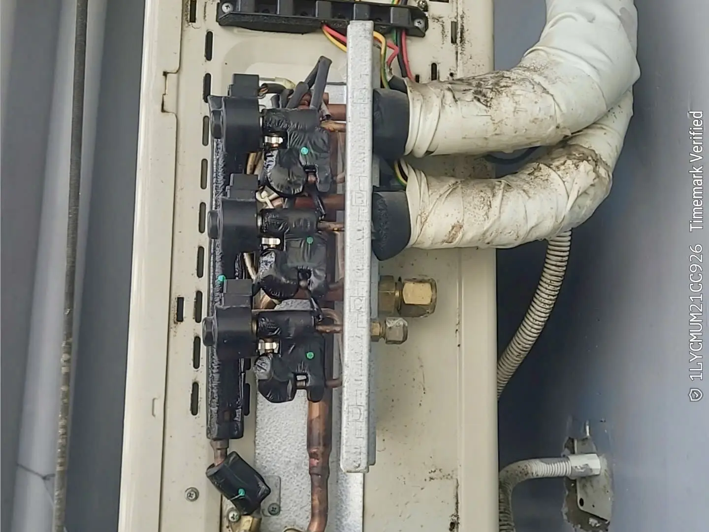 Sửa bo nguồn dàn nóng máy lạnh-căn 2 phòng ngủ