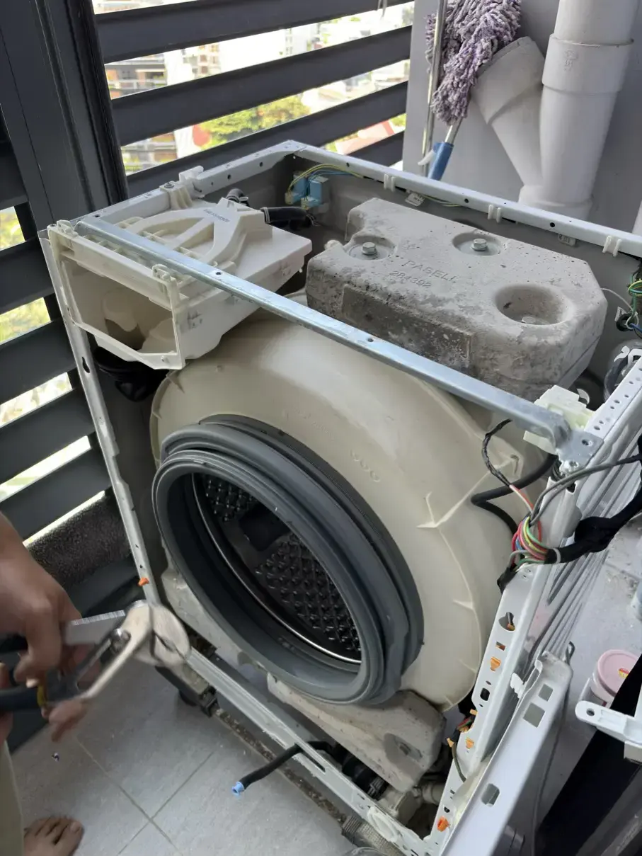 Vệ sinh máy giặt lồng ngang 8-12 Kg