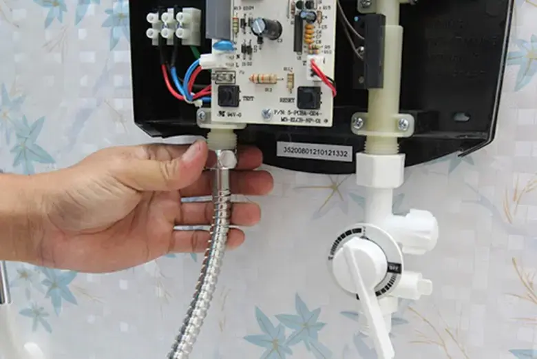 Vệ sinh máy nước nóng-cơ bản