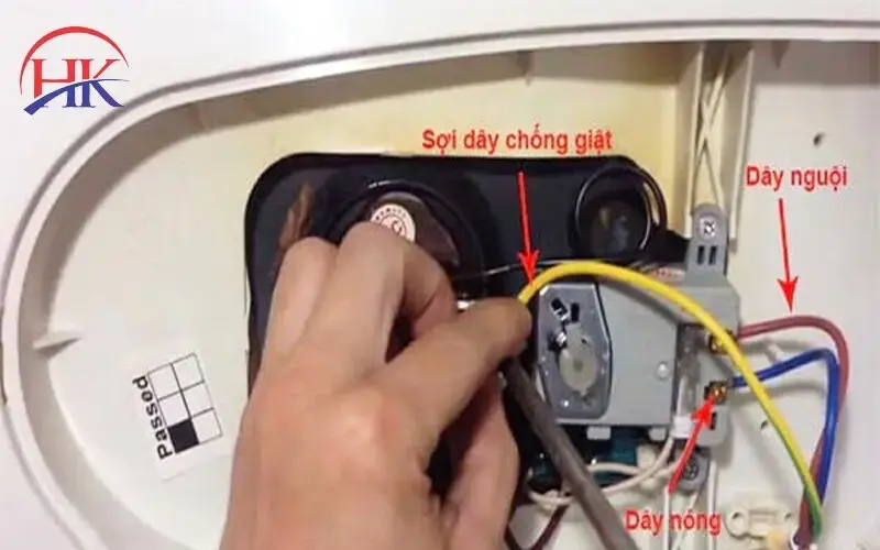 Vệ sinh máy nước nóng tại Scenia Bay-Nâng cao (tháo máy xuống)