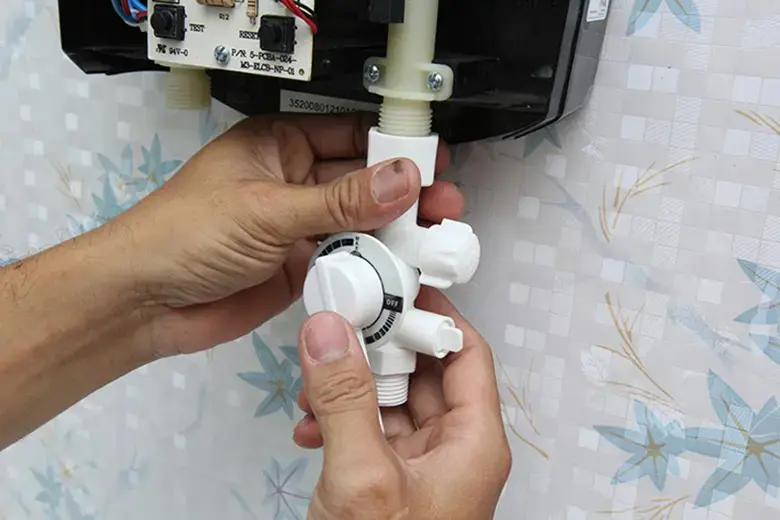 Thay thế công tắc máy nước nóng