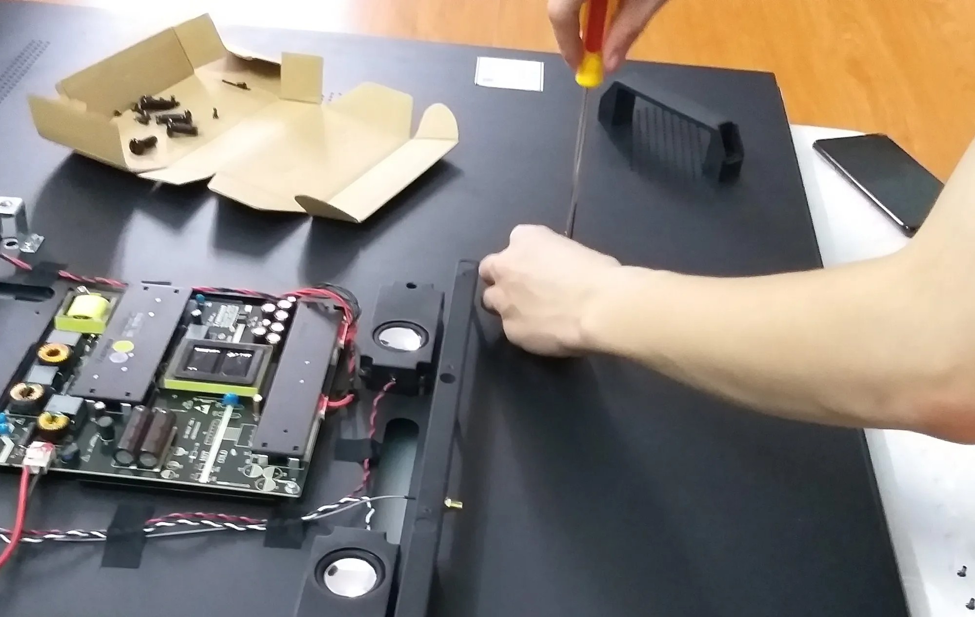 Sửa tivi không lên nguồn