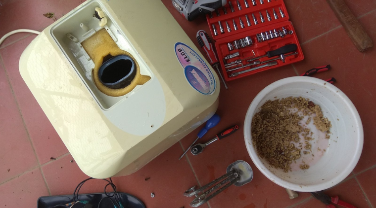 Vệ sinh máy nước nóng tại Scenia Bay-Nâng cao (tháo máy xuống)