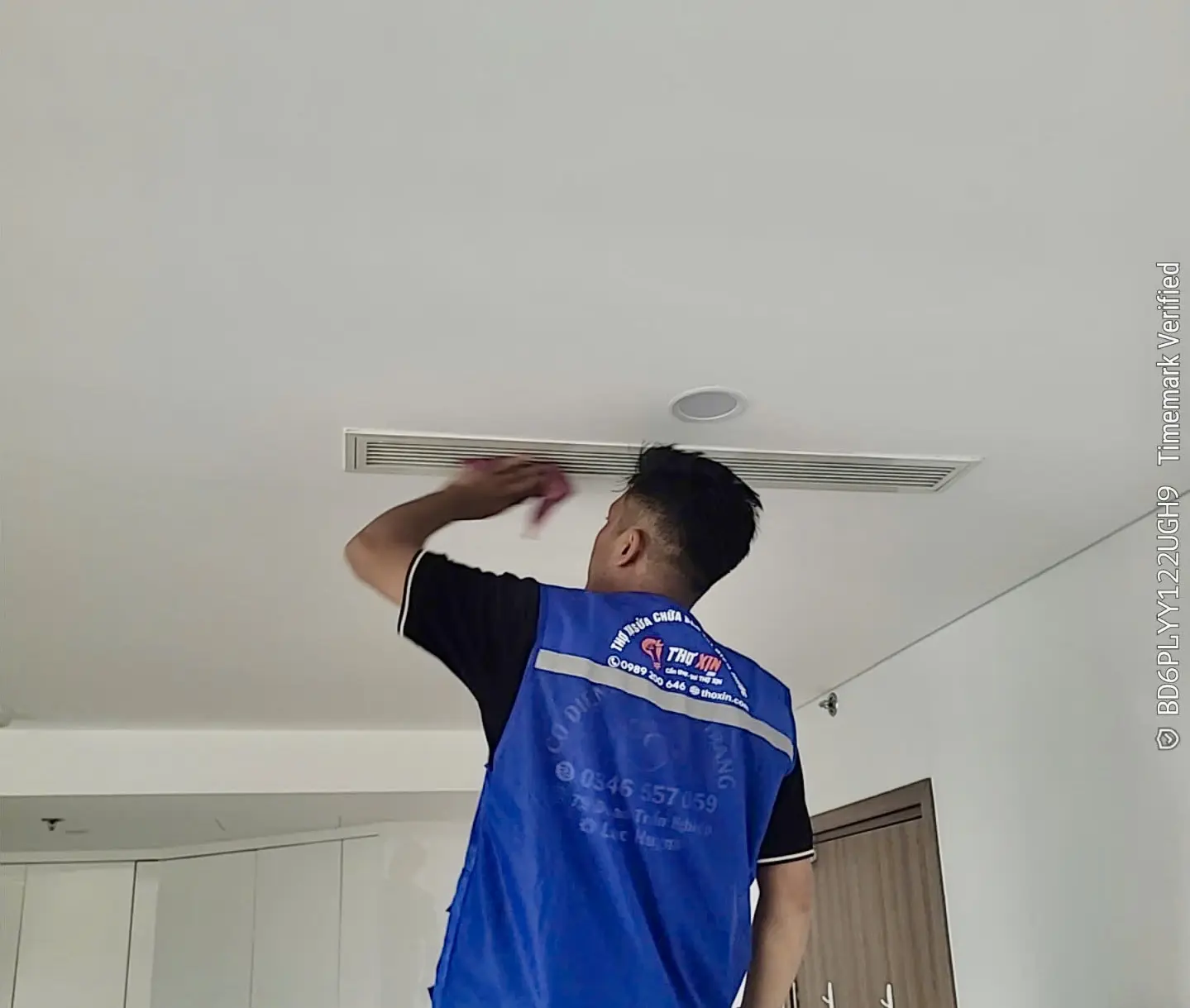 Vệ Sinh Điều Hòa Treo Tường