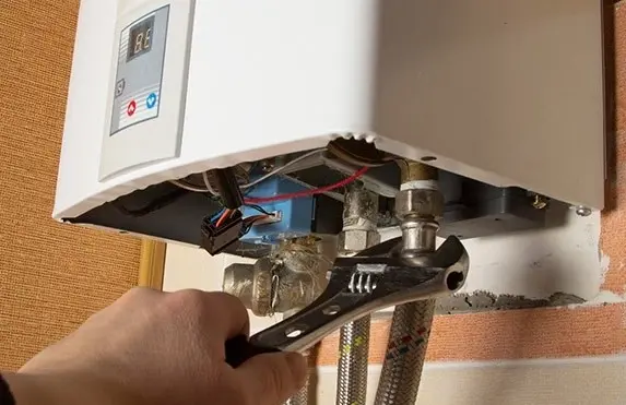 Vệ sinh máy nước nóng tại Scenia Bay-Nâng cao (tháo máy xuống)