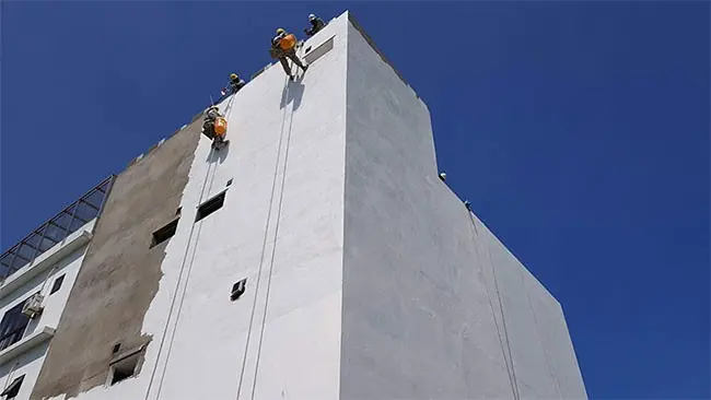 Chống thấm tường từ bên ngoài (phải đu dây)