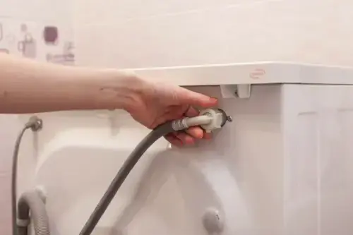 Thay thế đường ống thoát nước máy giặt